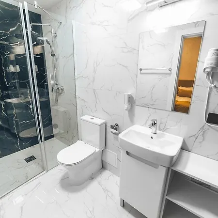 Cities Gallery On Shevchenka Avenue Apart Otel Lviv